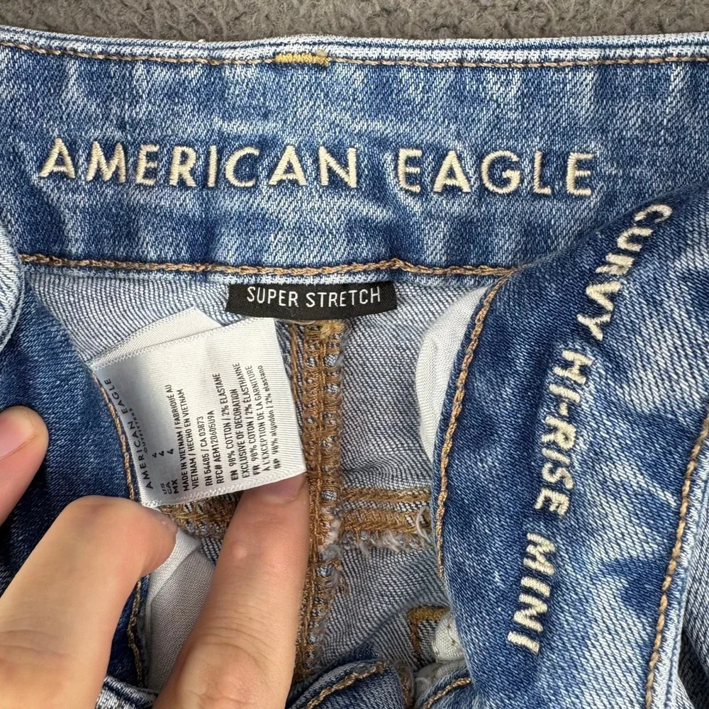 American Eagle Curvy Hi-Rise Mini Denim‎ Skirt Light Wash Distressed Size 4